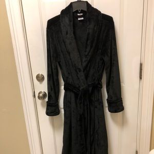 Secret Treasures Ladies Robe EUC